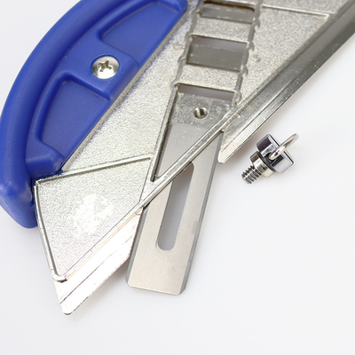 Comfortable Plastic Handle Carpet Blades Adjustable