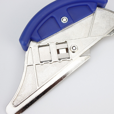 Comfortable Plastic Handle Carpet Blades Adjustable