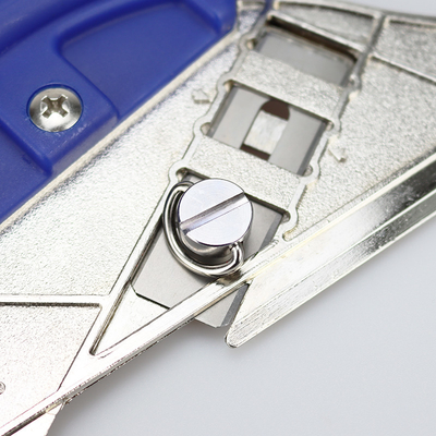 Comfortable Plastic Handle Carpet Blades Adjustable